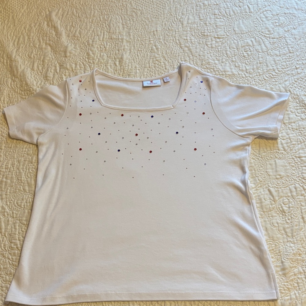 Quacker factory white size medium red/white/blue rhinestone short sleeve t-shirt